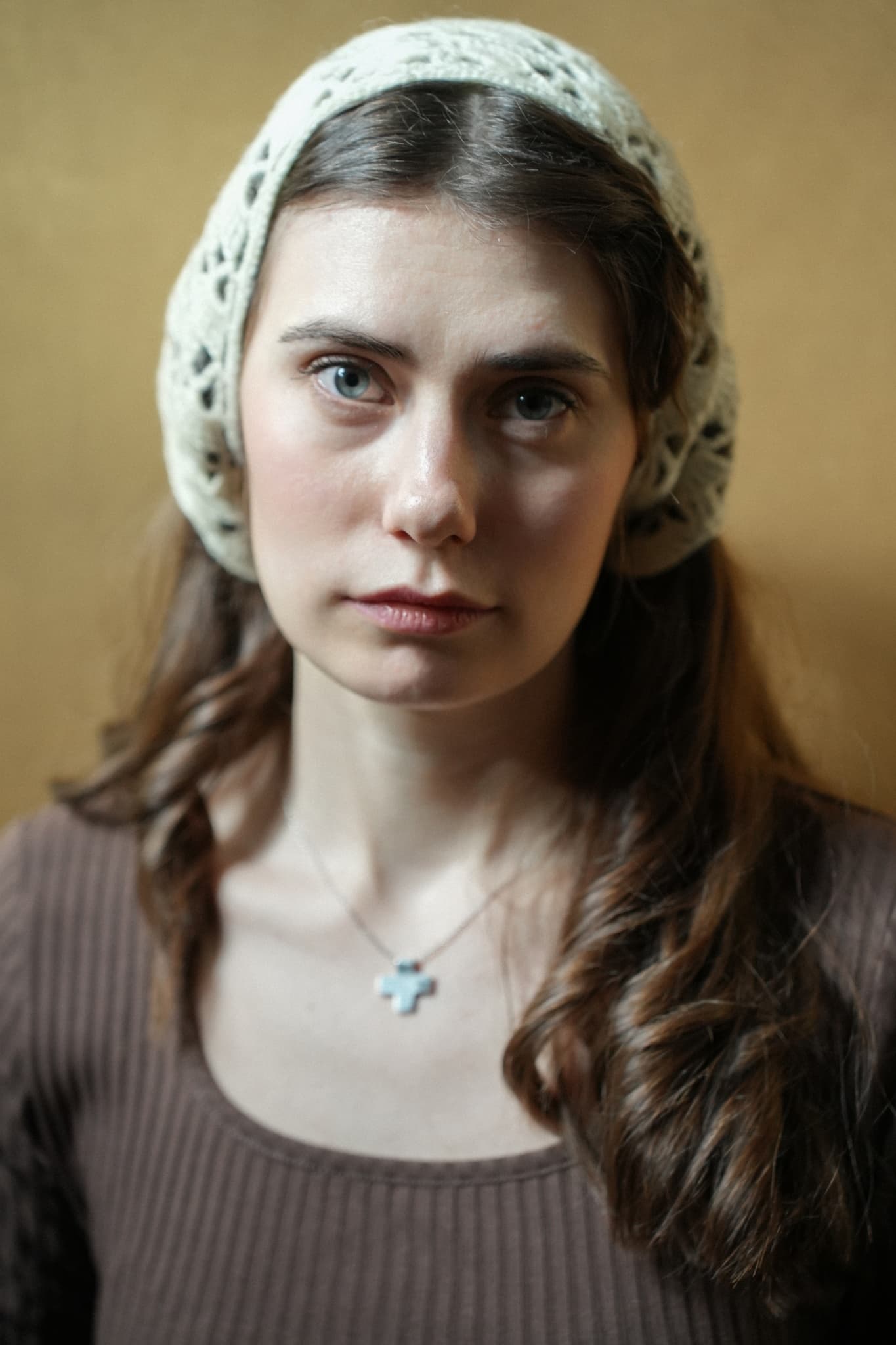 Вязаная косынка сливочного цвета image 10