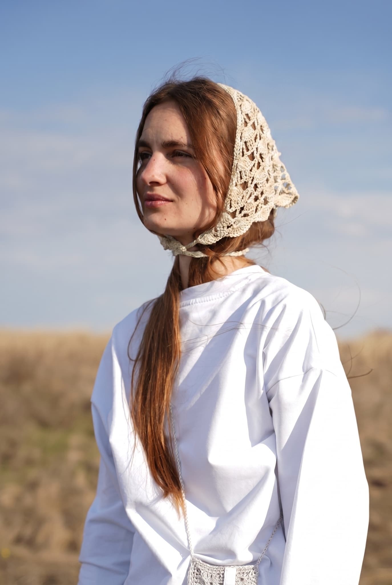 Вязаная косынка сливочного цвета image 1