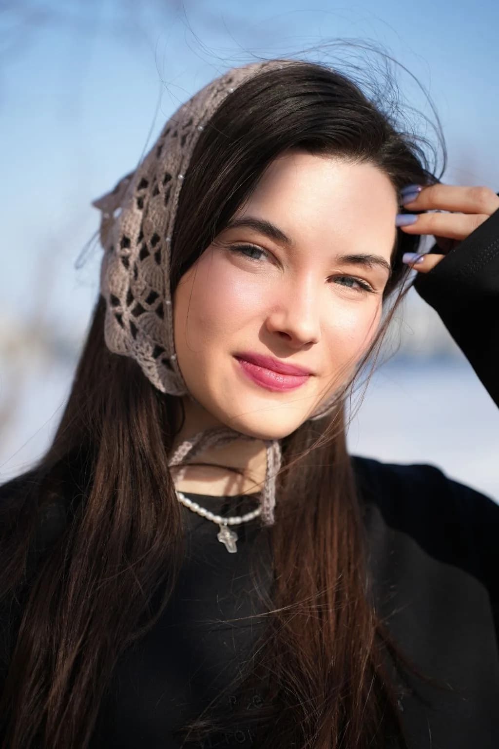 Вязаная косынка сливочного цвета image 17