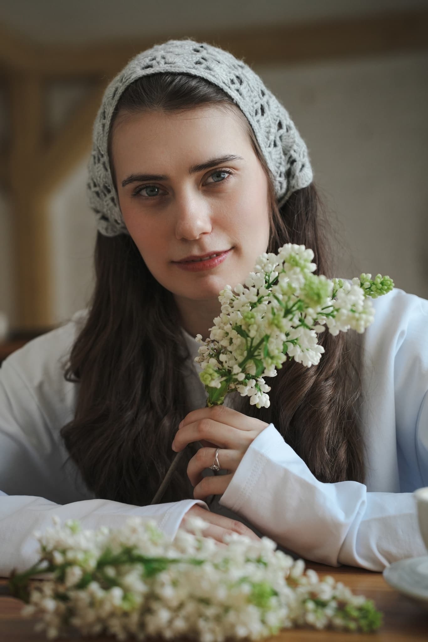 Вязаная косынка вишневая image 15