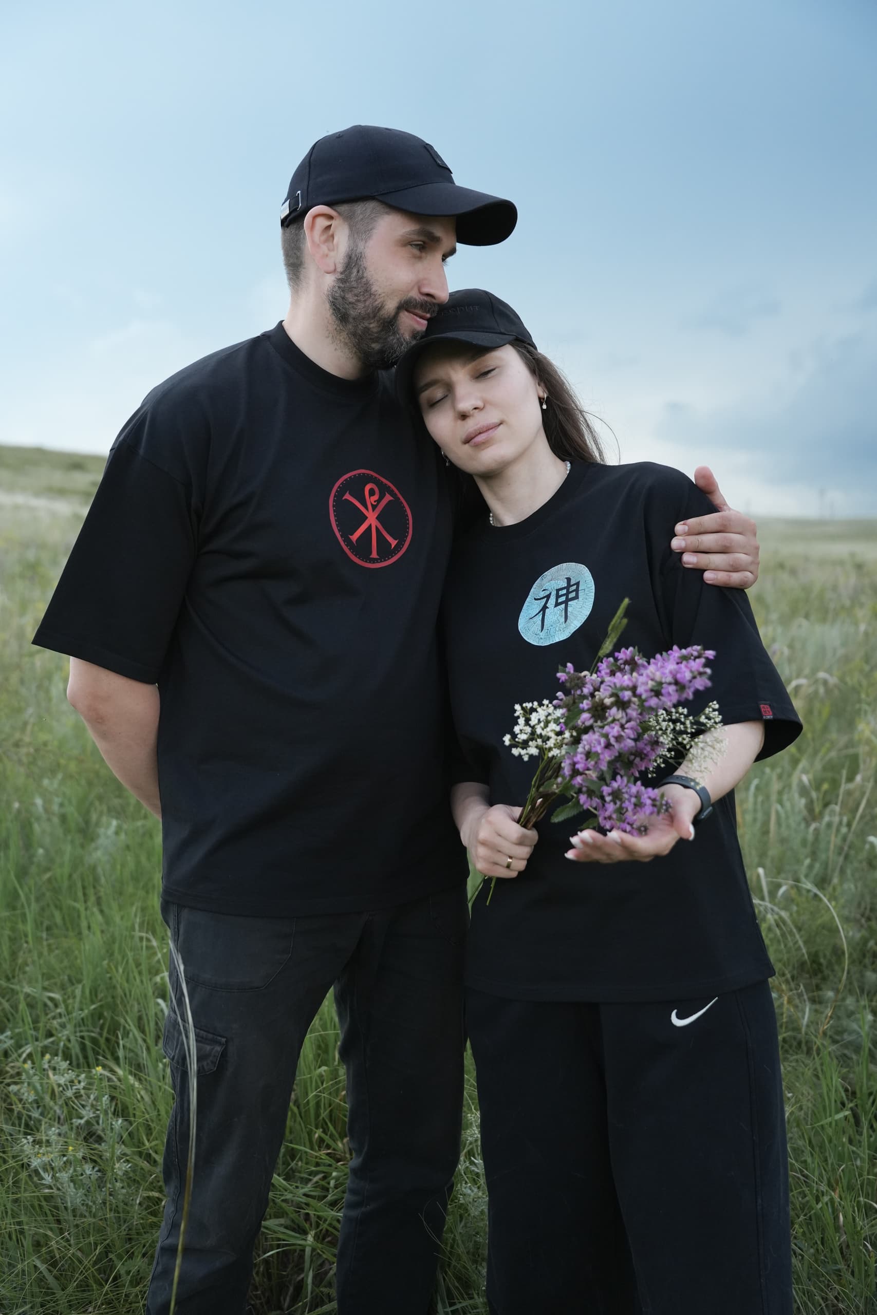Футболка "Бог есть свет" голубой круг image 16